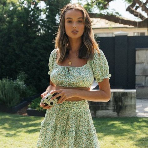 Instagram photo by ELEGANT ANGELS LABEL • May 8, 2021 at 3:34 PM Skirt Set Outfit, Green Floral Top, Crop Top And Skirt, Cottagecore Dress, Top Skirt Set, Crop Top Skirt, Trendy Fashion Outfits, Maxi Robes, Skirt Sets