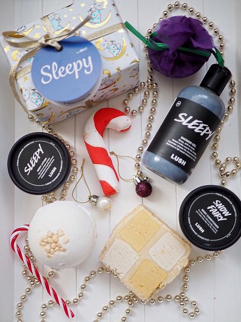 Lush christmas sleepy snow fairy Snow Fairy Lush, Bath Goals, Holiday Skincare, Lush Christmas, Skincare Shop, Lush Bath, Lush Cosmetics, Snow Fairy, Sister Christmas