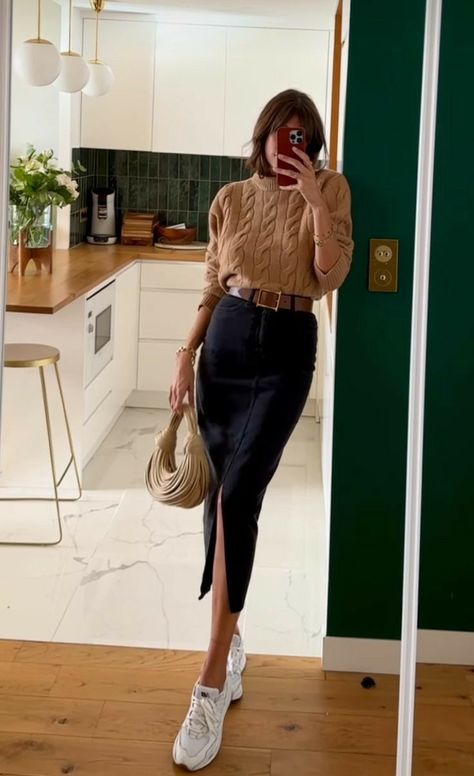 Wine Walk Outfit, Large Hips Outfit, Rok Outfit, Italy Outfits, 2024 Style, Mode Casual, Looks Street Style, Stylish Work Outfits, A Skirt