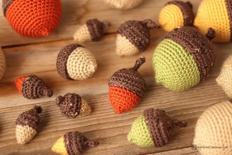 These crochet acorns can be used as embellishments, turned into garlands and keychains or fill a bowl for a pretty Fall centerpiece. Crochet Acorn, Beginner Patterns, Projects For Home, Crochet Keychain Pattern, Spark Creativity, Crochet Keychain, Fall Centerpiece, Play Food, Amigurumi Free