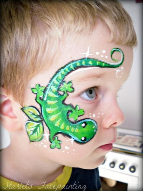 Gecko / Lizard face paint Lizard Face Paint, Jungle Tattoo, Animal Face Paintings, Face Painting Tips, Face Painting For Boys, Cheek Art, Xmas Pictures, Face Painting Easy, Face Paint Makeup