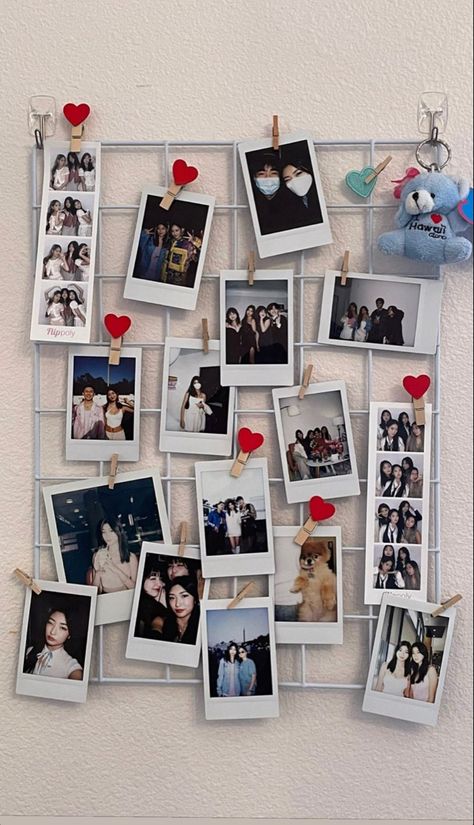 Room With Polaroid Pictures, Polaroid Home Decor, Hanging Polaroid Pictures, Instax Photos Ideas Room Decor, Polaroid Room Decor, Polaroid Room, Photowall Ideas, Polaroid Wall, Easy Room Decor