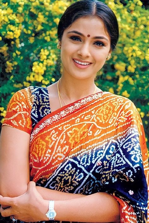 Simran / Rishibala Naval | Indian film actress, dancer and television personality. Simran Bagga, Simran Actress, 90s Actresses, Photos Wall, India Images, Iphone Mobile, Health Recipes, Wall Papers, Indian Models