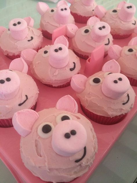 Pig Cupcakes Easy, Pig Cupcakes Ideas, Pig Dessert Ideas, Peppa Pig Desserts, Farm Animal Cupcakes Easy, Peppa Pig Food Ideas, Pig Themed Food, Peppa Cupcakes, Pig Cupcake Cake