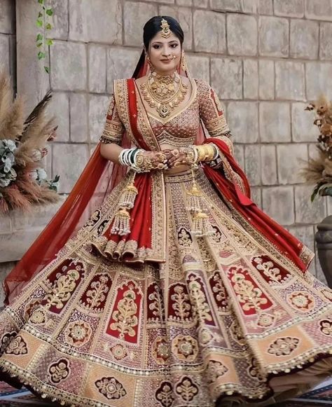 VISIT LIKE AND FOLLOW US For immediate response please call or WhatsApp us on +918099634110 Bridal lehenga.indianwedding lehenga.lehengalove.love.indianbridallehenga.indianware.saree.blouse,lehengalovers,indianbridalmakeup.bollywoodlehenga,haldi, Sangeet,haldidresses,bridalgagarhas, #lehenga #lehengalove #lehengalovers❤️❤️❤️ #lehengalovers #bridal #indianwedding #indiansaree #indianbride #indianbridalmakeup #indianbridalwear #bollywood #bigfatindianwedding #haldi #haldiceremony #usaindia... Full Sleeves Blouse Designs, Mehendi Outfit, Designer Bridal Lehenga Choli, Sangeet Outfit, Makeup Images, Indian Bridal Photos, Bridal Lehenga Collection, Designer Bridal Lehenga, Bridal Lehengas