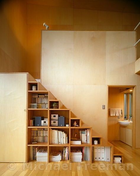 Japanese Loft, Plywood House, تحت الدرج, Plywood Interior, Low Cost Housing, House Staircase, Loft Stairs, Tokyo Design, Japanese Architect