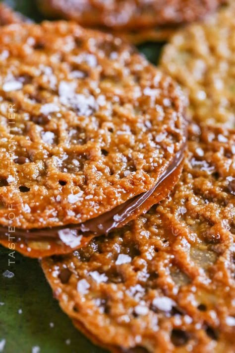 These delicate Lace Cookies are filled with rich brown butter and caramel flavors that are perfect alone or made into sea salt Nutella sandwich cookies. Lace Sandwich Cookies, Crispy Lace Cookies, Toffee Lace Cookies, Lacy Cookies Recipes, Gluten Free Lace Cookies, Lacey Cookies Recipe, Lacy Cookies, Lattice Cookies, Lacey Cookies