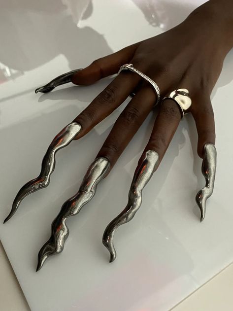 Nail Files: Paris-Based Manicurist Cam Tran’s 3D Nail Art Will Melt Your Mind | Vogue Editorial Nail Photoshoot, Avant Garde Nails, Gory Nails, Alien Nail Art, Photoshoot Nails, Ugly Nails, Cream Nail Art, Crazy Nail Designs, Nail Serum