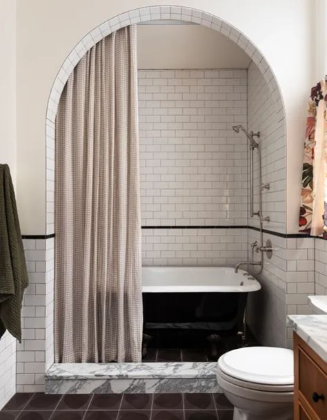 Soaking Tubs Are All the Rage—Here’s How to Pick the Perfect One | Architectural Digest Bathtub Alcove, White Subway Tile, Up House, Bathroom Trends, Clawfoot Tub, Kitchen Trends, Glass Shower Doors, Bath Room, Bath Tub