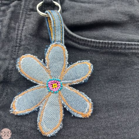 Repurposed Denim Daisy Key Chain, Recycled Hand Stitched Jeans Fabric Key Fob, Ring Double Sided Flower, Upcycled Unisex Accessory Keychain key fob ♥ F O L L O W ME ETSY- https://theeight8jewelry.etsy.com/listing/1725821807 Facebook- https://www.facebook.com/profile.php?id=100089358501550 Instagram - https://www.instagram.com/theeight.theeight8 Pinterest - https://www.pinterest.com/theeith/ TikTok - https://www.tiktok.com/@the.eight.8?_t=8l1rTxxTRIn&_r=1 #keyrings #keychain #keychainupc... Fabric Keychain Diy, Stitched Jeans, Girly Crafts, Bag Styling, Fabric Key Fob, Fabric Keychain, Purse Ideas, Repurposed Denim, Sew Simple