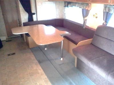 An L-shaped dinette instead of a U or booth. Interesting! Might be something I want to look at. JS Rv Dinette, Dining Booth, Dinette Table, Image For, Rv Makeover, Travel Trailer Remodel, Trailer Ideas, Camper Makeover, Family Of 5