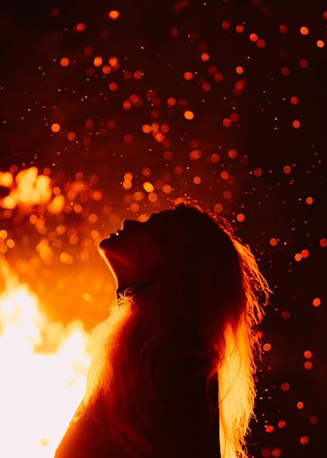 fire girl aesthetic, flame, hot, warmly, burnt, energy, smoke, insubstantial, dark, heat, Christmas, abstract, danger, blur, bright Sendai, 판타지 아트, Throne Of Glass, Character Aesthetic, Nara, Book Aesthetic, 그림 그리기, Adventure Time, Hình Xăm