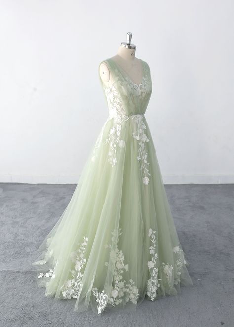 Sweet 16 Party Dresses, Sage Green Wedding Dress, Dusty Wedding, Sweet 16 Party Dress, Green Wedding Dress, Dresses Sweet 16, Light Wedding Dress, Light Wedding Dresses, Wedding Dress Romantic