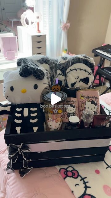 Houston florist ˚୨୧⋆｡ Isabel’s Flores on Instagram: "SHE WANTS A SPOOKY BASKET 👻

📲 Dm or text (832)510-7933 to order
🛍️ Link in bio to shop items 🛍️
🚚 Delivery & local pickup available in Houston

-
-
-
-
-
-

#explore #explorer #explorepage #hellokitty #hellokittycore #hellokittylover #spookyseason #halloween #horror #relationships #supportsmallbusiness #latinaownedbusiness #foryou #fyp #girlfriend #spookybasket #houstonflorist #floristsofinstagram #texas #houstontexas #ramo #flowers #aesthetic #fall #fallvibes #diy #diybasket #reelsofinstagram #reelsofinsta #makemefamous" Ramo Flowers, Spooky Basket, Flowers Aesthetic, Diy Basket, Aesthetic Fall, Support Small Business, Halloween Horror, Fall Vibes, Florist