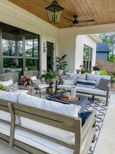 9 Essentials for a Stylish, Cozy Porch or Patio - Deeply Southern Home Porch Furniture Layout, Backyard Zen, Screened In Porch Furniture, Cozy Porch, Patio Furniture Layout, Southern Home Interior, Patio Layout, Zen Space, Outdoor Living Rooms