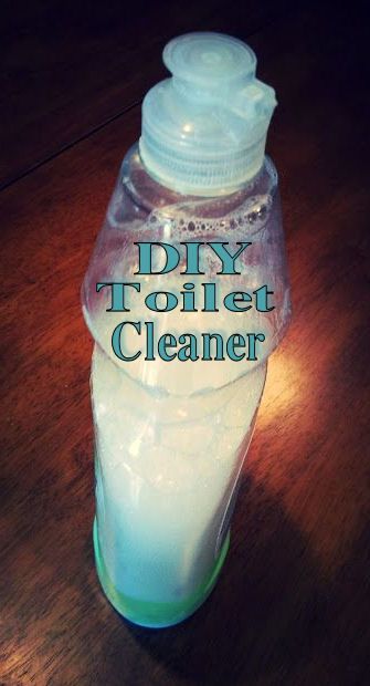 Recipe for homemade toilet cleaner: 1 part Dawn Dishsoap 1 part baking soda 3 parts water Shake it up before use. Apply it and scrub it around. Let sit for a bit, then scrub again. Flush. Homemade Toilet Bowl Cleaner, Organising Tips, Homemade Toilet Cleaner, Homemade Cleaning Supplies, Natural Cleaning Recipes, Cleaning Diy, Diy Toilet, Diy Cleaning Solution, Cleaner Recipes