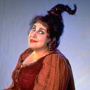 This Is What The Cast Of "Hocus Pocus" Looks Like Now Hocus Pocus Cast, Mary Sanderson Costume, Hocus Pocus Halloween Costumes, Hermanas Sanderson, Hocus Pocus Costume, Hocus Pocus Disney, Hocus Pocus 1993, Hocus Pocus Movie, Kathy Najimy