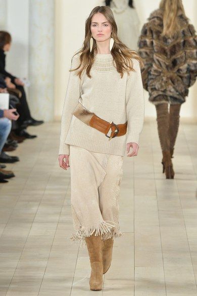 Ralph Lauren Fall 2015 Ready-to-Wear collection, runway looks, beauty, models, and reviews. Ralph Lauren 2015, Ralph Laurent, Fashion Boards, Moda Hippie, Boho Knit, Ralph Lauren Fall, Designer Ralph Lauren, Boss Life, 70s Boho