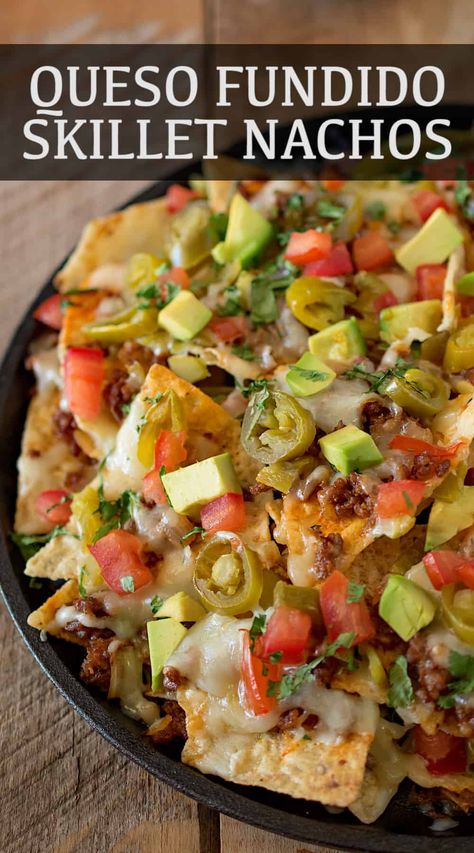 Halloween Nachos, Basic Nachos Recipe, Skillet Nachos, The Best Appetizers, Nachos Recipe Easy, Midnight Munchies, Dinner Beef, Queso Fundido, Mexican Dessert Recipes