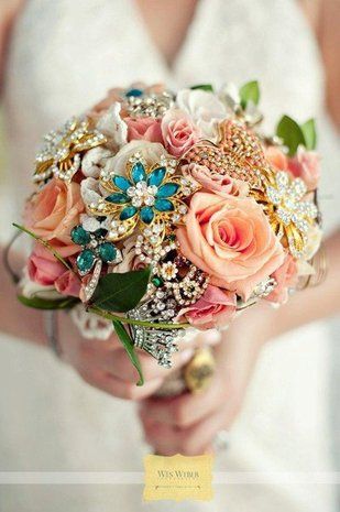 Winter Bouquets, Bouquets Ideas, Jeweled Bouquet, Winter Wedding Bouquet, Wedding Brooch Bouquets, Vintage Bouquet, Winter Bouquet, Diy Wedding Bouquet, Wedding Winter