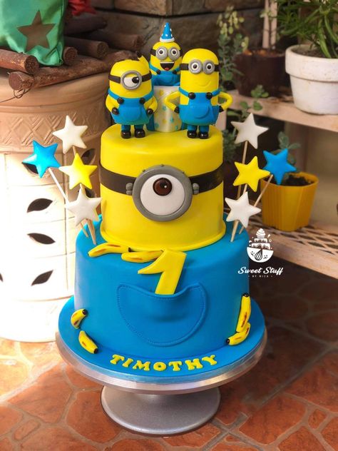 Minion 1st Birthday Cake, Minons Birthday Cake, Minion Cakes Birthday Boys, Minons Cake, Minions Cake Ideas, Minion Cake Design, Minions Birthday Party Decorations, Minions Cake, Minion Birthday Cake