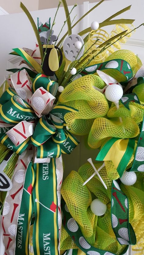 Golf Wreaths Front Doors, Golf Themed Wreaths, Golf Wreath, Golf Decorations, Golf Theme Party, Golf Christmas, Golf Ball Crafts, Sports Wreaths, Golf Decor