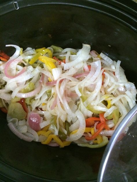 Slow Cooker Peppers And Onions, Crockpot Peppers And Onions, Peppers And Onions In Crockpot, Peppers And Onions Crockpot, Crockpot Carmelized Onions, Crockpot Fajitas, Cooking Peppers, Grilled Peppers And Onions, Crockpot Stuffed Peppers