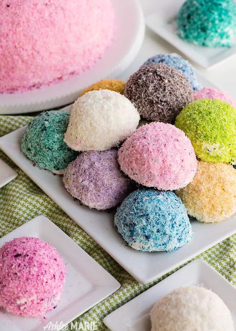 Sno Ball Recipe, Copycat Snacks, Snowball Cakes, Hostess Snowballs, Snowball Cake Recipe, Hostess Snack Cakes, Snowball Cake, Hostess Cakes, Snack Cake Recipe