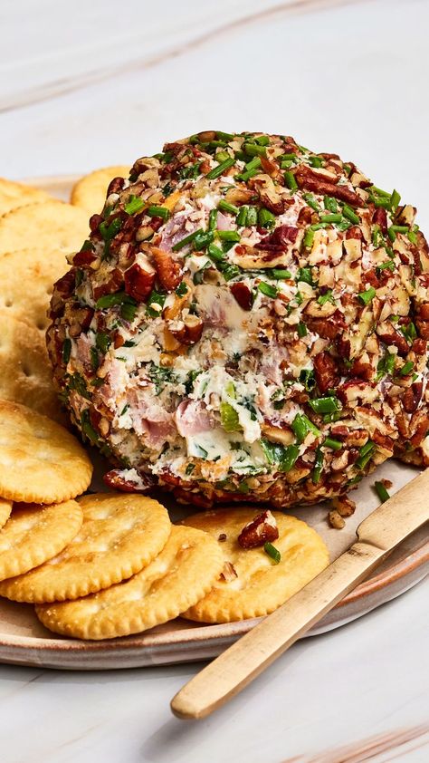 Ham Cheese Ball Country Ham Cheese Ball, Ham Cheese Ball Recipes, Retro Appetizers, Summertime Appetizers, Ham Cheese Ball, Ham And Cheese Ball Recipe, Ham Appetizers, Awesome Appetizers, No Cook Appetizers