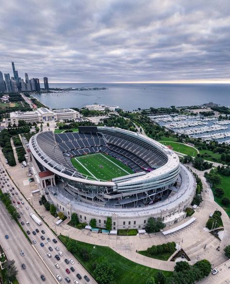 Soldier Field Stadium, Nfl Stadium, Dubai Houses, Stadium Architecture, Newcastle University, Nfl Stadiums, Baseball Park, Stadium Design, Soldier Field