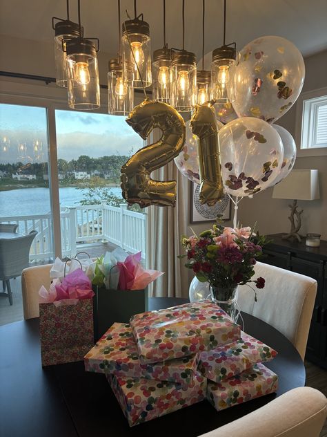 21st Birthday set up! 21st Birthday Surprise Ideas, 21dt Birthday Ideas, Vision Board 21st Birthday, Outdoor 21st Birthday Party Ideas, 21 Birthday Aesthetic, 21st Birthday Aesthetic, 21 Bday Ideas, Classy 21st Birthday, Bday Surprise