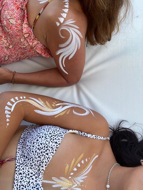 Festival Body Painting, Carnival Face Painting Ideas, Neon Body Art, Rave Face Paint, Body Painting Festival, Leg Painting, Face Painting Easy, Festival Makeup, Whimsical Fashion