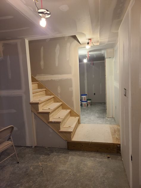 Enclosed Basement Stairs, Cabin Basement, Basement Stairwell, Basement Steps, Basement Reno, Basement Plans, Basement Apartment, Basement Stairs, Fancy Boxes