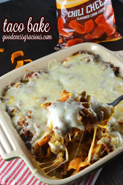 Easy Taco Bake made with Chili Cheese Fritos! #easyrecipe #casserole Easy Taco Bake, Chili Cheese Fritos, Baked Tacos Recipe, Cheese Corn, Taco Bake, Easy Taco, Chili Cheese, Corn Chips, Quesadillas