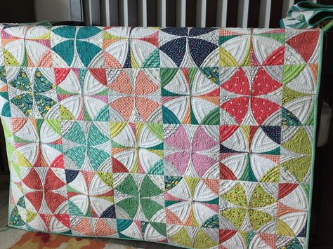 Chic Country pattern by Sew Kind of Wonderful. Quilted by Me! @dancingwithfrancis #sewkindofwonderful Accuquilt Quilts, Winding Ways Quilt, Creative Quilting, Quilt Pattern Free, Country Quilt, House Quilt Patterns, Sew Kind Of Wonderful, Heart Quilt Pattern, Freemotion Quilting