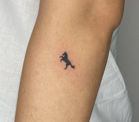 3 Horses Tattoo, Small Crow Tattoo, Minimalist Horse Tattoo, Horse Tattoo Ideas, Small Horse Tattoo, Grandfather Tattoo, Pegasus Tattoo, Nape Tattoo, Mom Daughter Tattoos