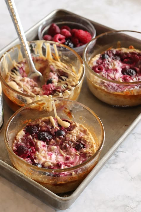 Triple Berry Baked Oats Meal Prep - Stay Fit Mom Meal Prep Single Serve, Stay Fit Mom Recipes Breakfast, Stay Fit Mom Breakfast Recipes, Stay Fit Mom Recipes Meal Prep, Stay Fit Mom Meal Prep, Breakfast Bowl Meal Prep, Stay Fit Mom Recipes, Breakfast Meal Prep For The Week, Berry Baked Oats