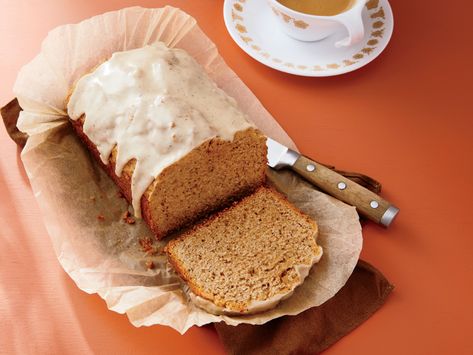 Glazed Chai Loaf Tea Cake Chai Tea Cake Recipe, Chai Bread Recipe, Chai Loaf, Chai Bread, Tea Cake Recipes, Infused Cookies, Chai Recipes, Vanilla Chai Tea, Lemon Loaf Recipe