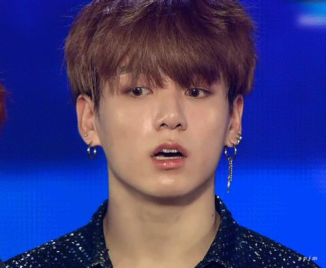 Jungkook confused gif Jimin Confused Gif, Confused Gif, Jeon Jungkook Icon, Vkook Gif, Looking Gif, Confused Face, Runaway Bride, Jungkook Icon, Cute Love Stories