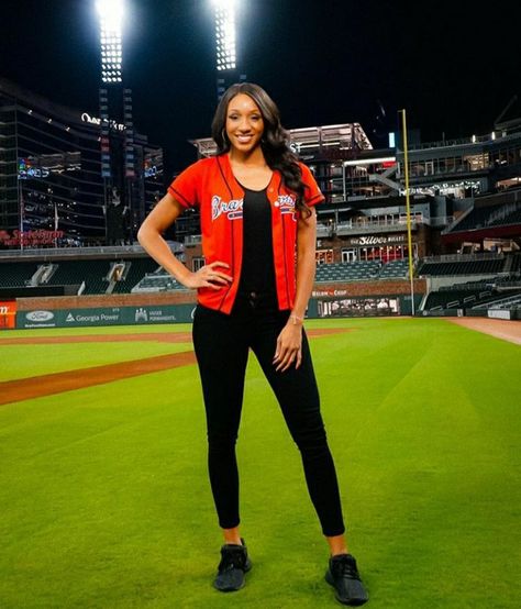 Maria Taylor Espn, Laura Rutledge, Maria Taylor, Star Struck, Girl Celebrities, Football And Basketball, Female Athletes, Black Women, Nfl