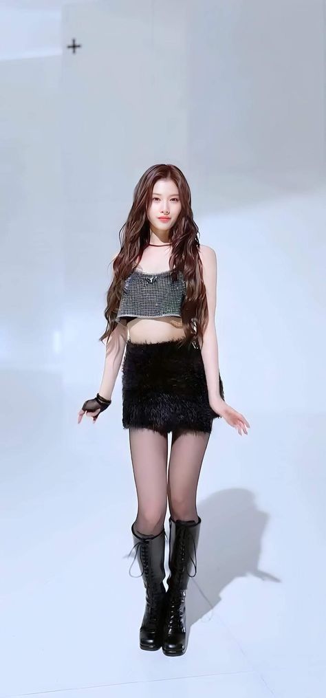 Sana Full Body Pic, Twice Sana Outfit, Sana Outfits, Sitting Cross Legged, Female Drawing, Female Idols, Sana Minatozaki, Minatozaki Sana, Twice Sana