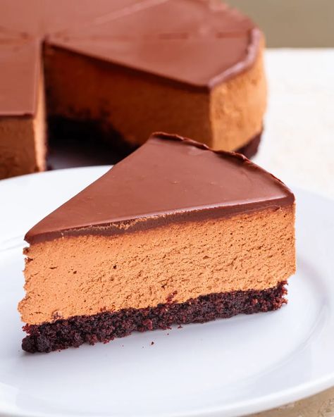 Vegan Chocolate Mousse Cake - School Night Vegan Dessert Tofu Recipes, Vegan Mousse Cake, Tofu Desserts, Vegan Chocolate Mousse Cake, Vegan Mousse, Chocolate Mousse Cake Recipe, Chocolate Mousse Pie, Passover Desserts, Vegan Chocolate Mousse