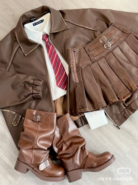 #fashion #outfits #outfitideas #outfitstyle #outfitpost #outfittrends #fashionstyle #fashioninspo #style #stylefashion #styleinspo #xiaohongshu #clothing #clothes Outfit Ideas Coat, How To Style A Coat, Cute Outfits With Brown Boots, Fall Outfit 2024, Brown And Tan Outfits, I.n Outfits, Winter Outfit Inspo 2024, Bsd Inspired Outfit, Cold School Outfits