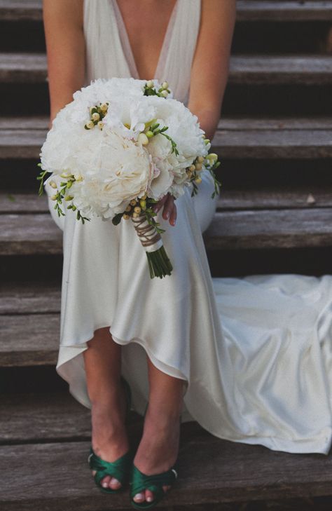 Emerald Green Wedding Shoes, Emerald Green Shoes, Emerald Shoes, Bouquet Green, Emerald Green Wedding, Australia Vintage, Wedding Shoes Vintage, Emerald Green Weddings, Australia Wedding