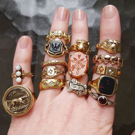 Badass Rings · Miss Moss Rings Aesthetic, Dainty Jewellery, Antique Engagement Ring, Dope Jewelry, Decorations Ideas, 가을 패션, Jewelry Inspo, Aesthetic Vintage, Ring Vintage