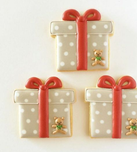 Gift Cookies Decorated, New Years Cookies, Cute Christmas Cookies, Sugar Cookie Royal Icing, Cookie Company, Pretty Cookies, Fall Cookies, Xmas Cookies, Creative Cookies