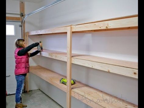 Rinnovo Garage, Rifacimento Garage, Diy Shelves Design, Basement Storage Shelves, Diy Shelves Ideas, Basement Shelving, Build Garage, Garage Diy, Garage Storage Shelves