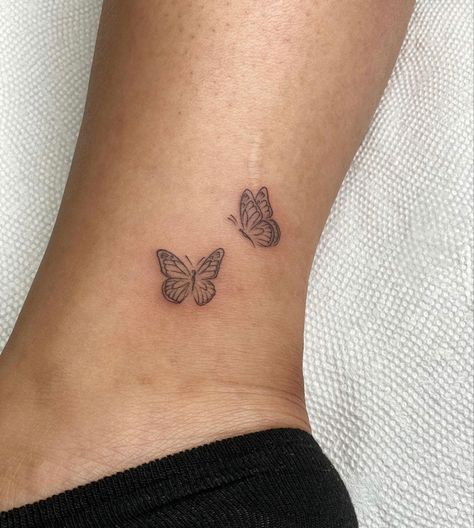 Small Buterfluffy Tattoo Ideas, Ankle Tattoo Butterflies, Small Butterfly Tattoo Placement Ideas, Small Butterfly Tattoo On Wrist Simple, Butterfly Dainty Tattoo, Small Inner Ankle Tattoos For Women, Small Butterfly Ankle Tattoo, Small Butterfly Tattoo On Ribs, Rib Cage Butterfly Tattoo