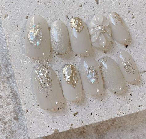 Gel X Nails White Design, Creamy White Nails With Designs, Pearl Nail Charms, Korean Nails White, Korean Wedding Nails, Pearl Nails Art, Pearl Nails White, White Nails Wedding, Pearly White Nails