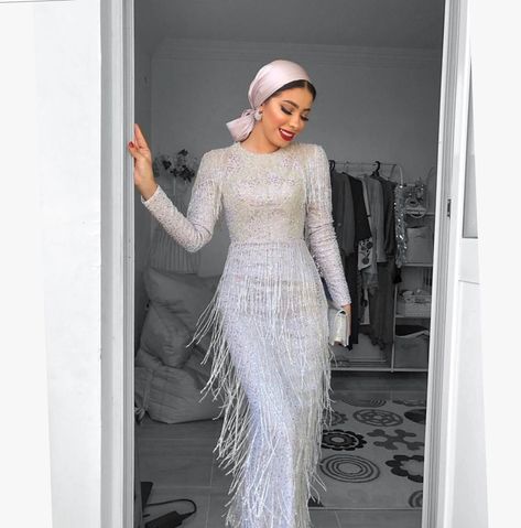 Soiree Outfits For Hijab, Hijab Soiree Outfit, Hijab Soiree, Dress Soiree, Hijab Gown, Hijab Dress Party, Chic Evening Dress, Fashion Dresses Formal, Hijab Wedding